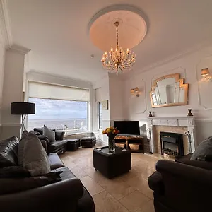 Holiday home Seaview House