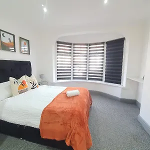 Holiday home Only Family Groups - Pets For Free - Sleeps 8 - Sofabed